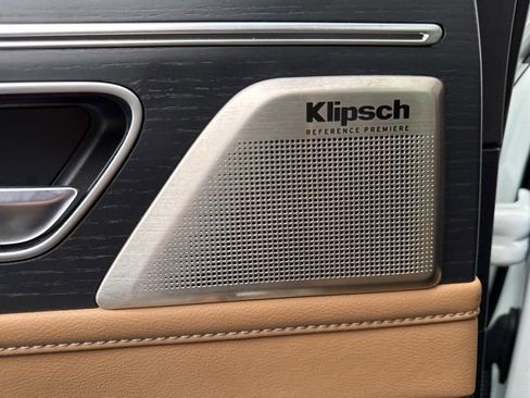 Certified 2025 INFINITI QX80 Sensory image 21