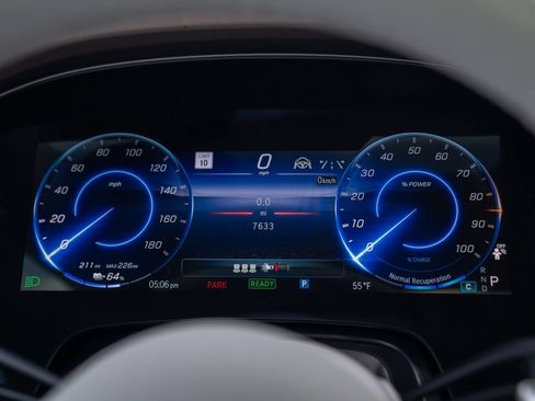 Used 2025 Mercedes-Benz EQS AMG 4MATIC image 24