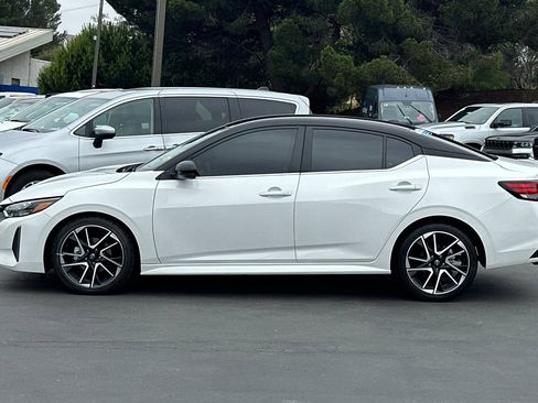 Used 2024 Nissan Sentra SR w/ Lighting Package FWD image 10