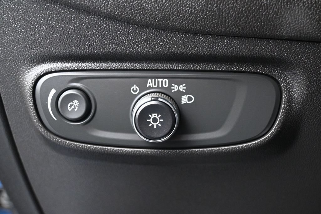 Certified 2024 Chevrolet Equinox RS FWD image 17