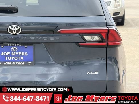 Used 2025 Toyota Grand Highlander FWD image 9