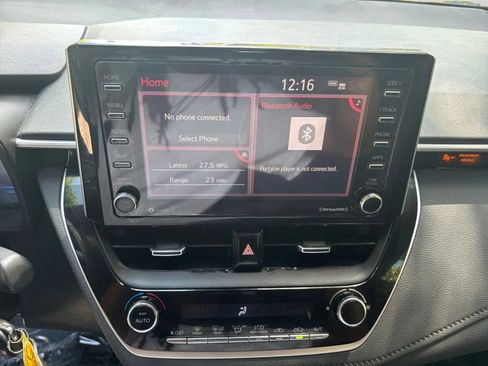 Used 2021 Toyota Corolla SE FWD image 21
