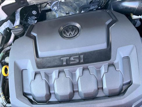 Used 2024 Volkswagen Tiguan SE R-Line image 34