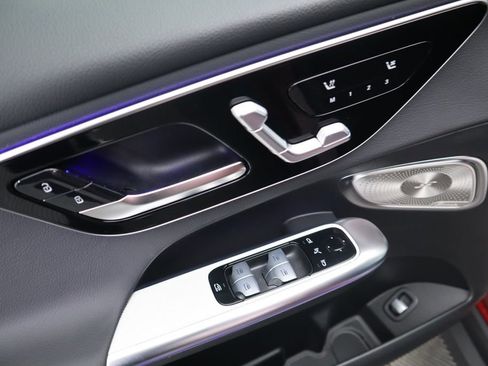 Certified 2025 Mercedes-Benz GLC 300 image 24