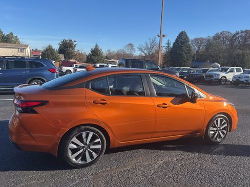 Used 2021 Nissan Versa SR image 7