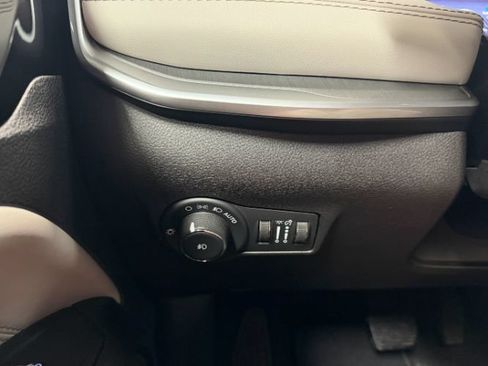 Used 2025 Jeep Compass Limited AWD/4WD image 20