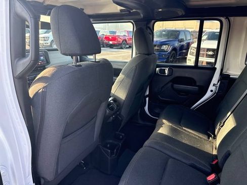 Used 2025 Jeep Wrangler Unlimited Sport AWD/4WD image 22