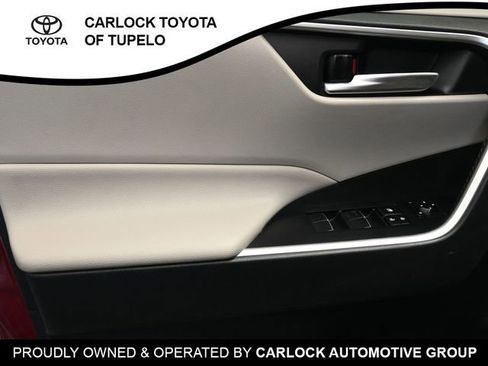 Used 2019 Toyota RAV4 XLE Premium image 22