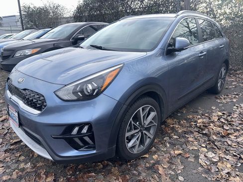Used 2020 Kia Niro Touring image 1