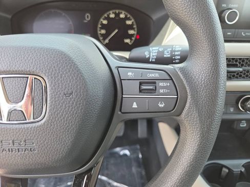Used 2025 Honda HR-V LX image 34
