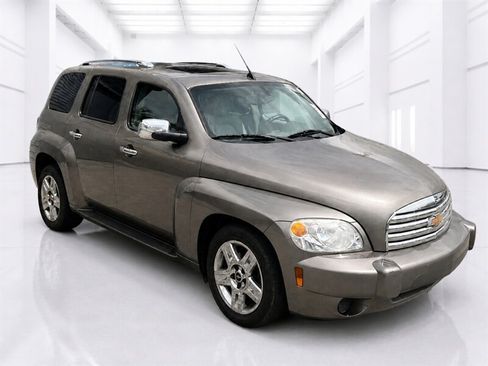 Used 2011 Chevrolet HHR LT FWD image 2