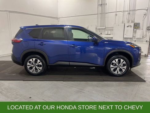 Used 2022 Nissan Rogue SV image 9