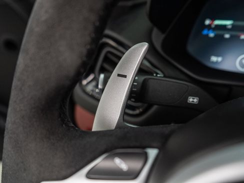 Used 2021 Aston Martin V8 Vantage Roadster RWD image 84
