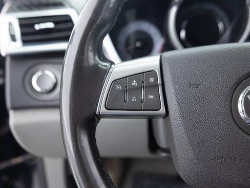 Used 2011 Cadillac SRX Luxury FWD image 37