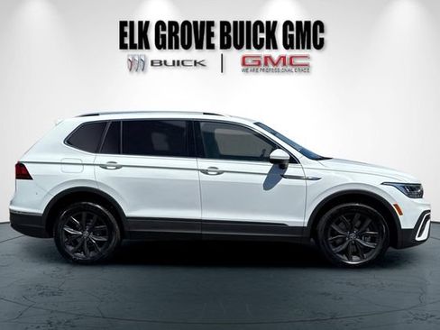 Used 2024 Volkswagen Tiguan SE AWD/4WD image 3