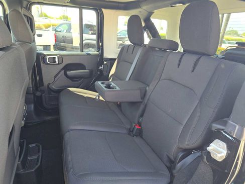Used 2023 Jeep Wrangler Unlimited w/ Cold Weather Group AWD/4WD image 18