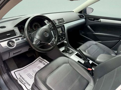 Used 2012 Volkswagen Passat TDI SE image 17
