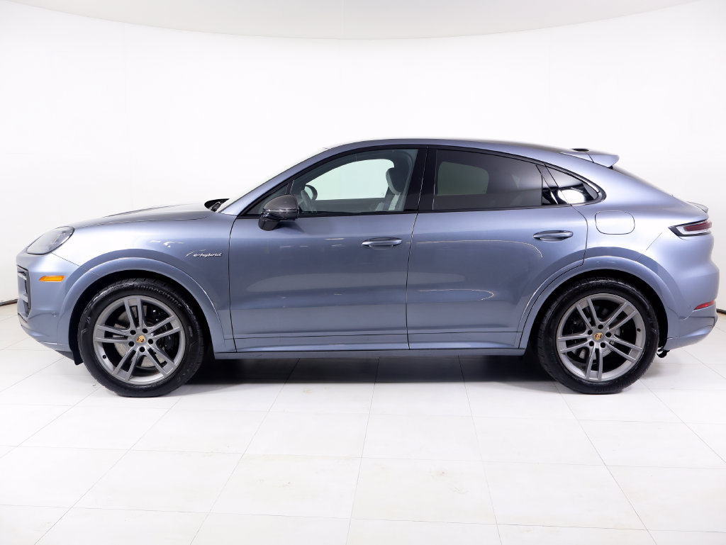 Certified 2026 Porsche Cayenne S AWD/4WD image 2