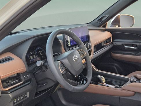 Used 2026 Toyota Grand Highlander AWD Hybrid image 10