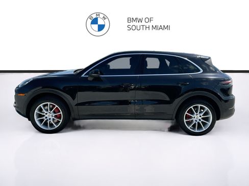 Used 2022 Porsche Cayenne AWD/4WD image 4