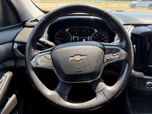 Used 2019 Chevrolet Traverse LT w/ LT Premium Package FWD image 17
