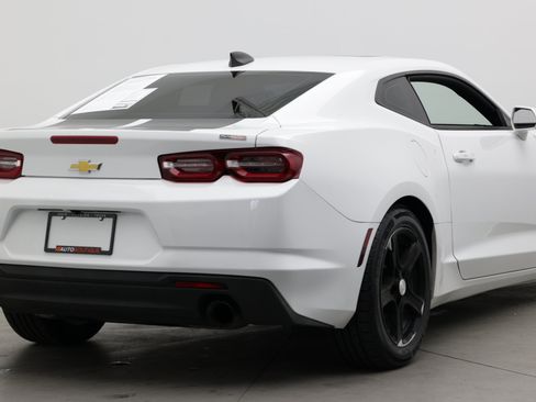 Used 2019 Chevrolet Camaro LT RWD image 8