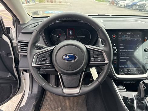 Used 2025 Subaru Outback Premium image 9