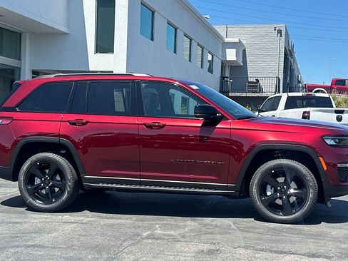 New 2025 Jeep Grand Cherokee Limited w/ Luxury Tech Group II image 29