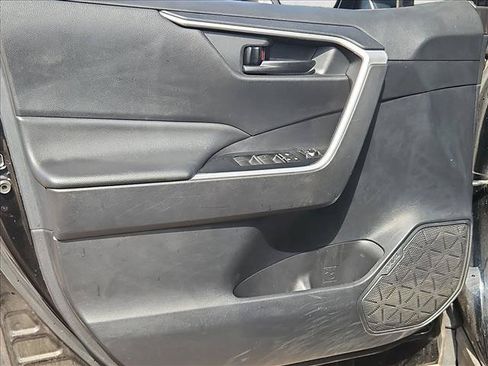 Used 2023 Toyota RAV4 LE FWD image 10