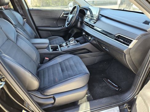 Used 2024 Mitsubishi Outlander SE image 12