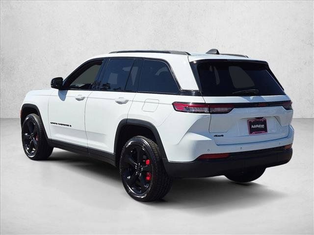 Used 2023 Jeep Grand Cherokee Altitude AWD/4WD image 6