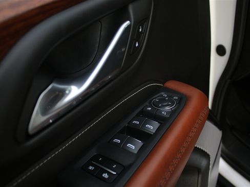 Used 2024 GMC Yukon XL Denali Ultimate AWD/4WD image 16