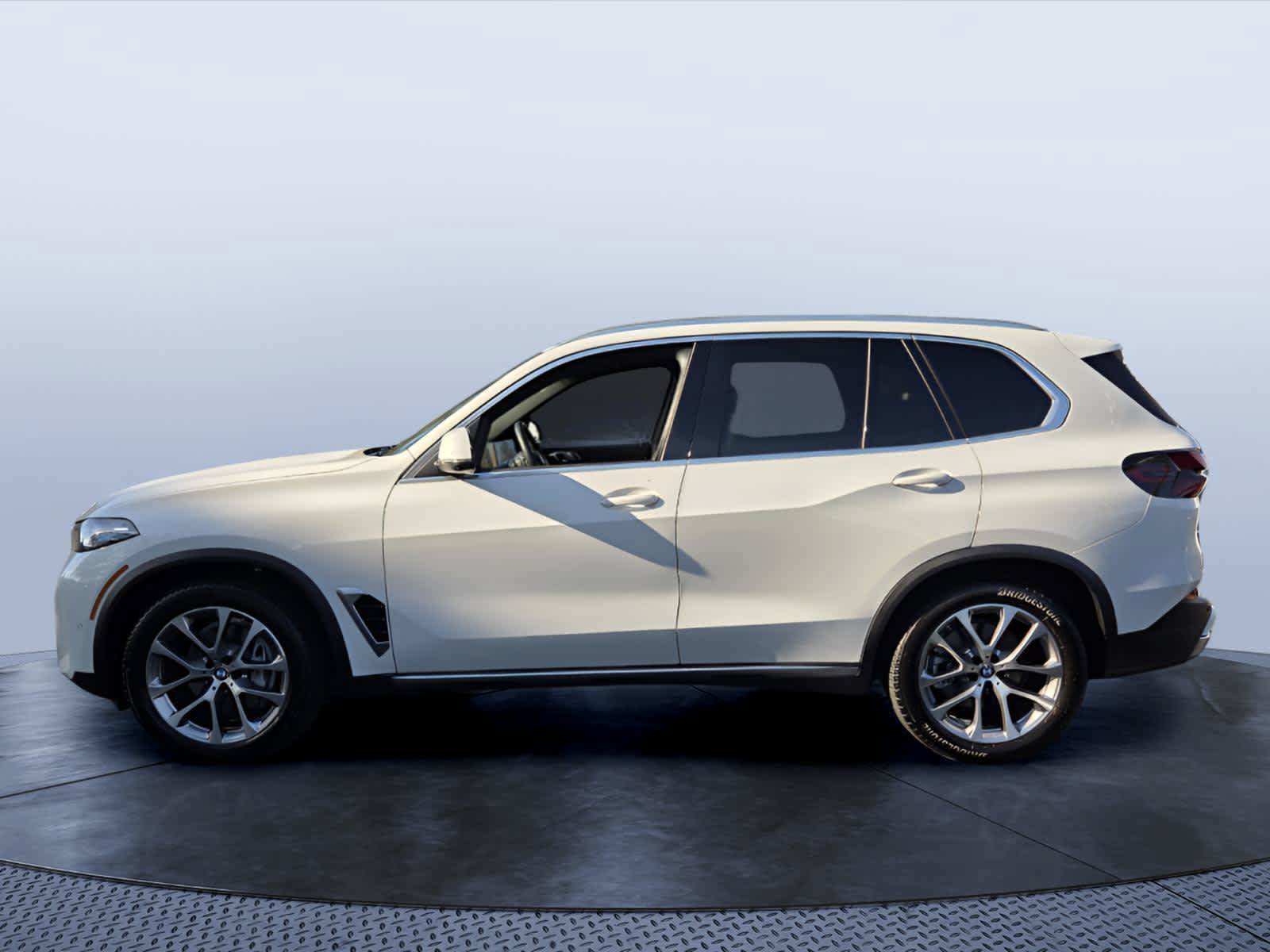 Used 2026 BMW X5 xDrive40i w/ Parking Assistance Package AWD/4WD image 6