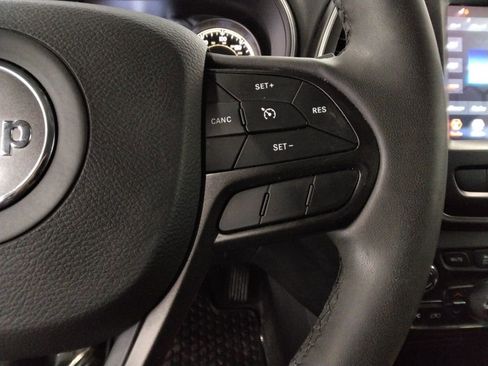 Used 2021 Jeep Cherokee Trailhawk image 14