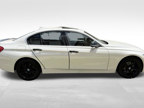 Used 2017 BMW 340i xDrive Sedan AWD/4WD image 4