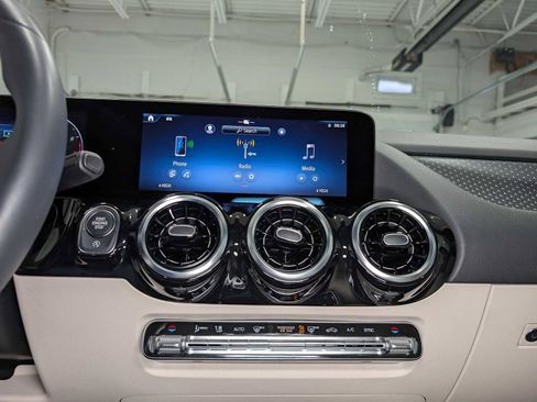 Certified 2025 Mercedes-Benz GLA 250 GLA 250 image 29