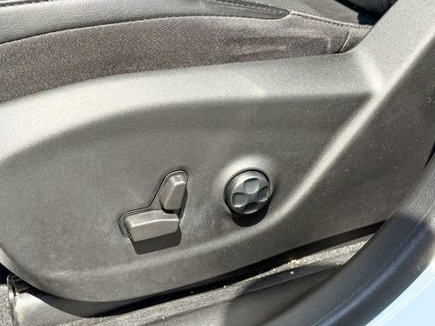 Used 2021 Jeep Cherokee Limited AWD/4WD image 19