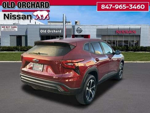 Used 2025 Chevrolet Trax RS w/ Driver Confidence Package FWD image 4