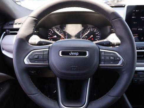 Used 2025 Jeep Compass Limited AWD/4WD image 10