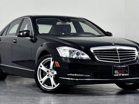 Used 2011 Mercedes-Benz S 550 4MATIC image 2