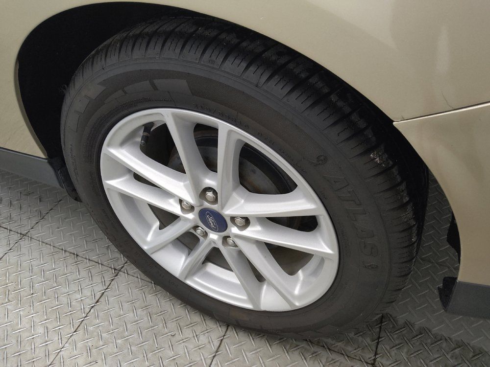 Used 2018 Ford Focus SE FWD image 31