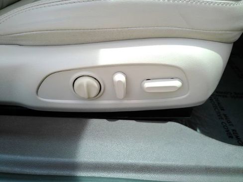 Used 2017 Buick LaCrosse Essence FWD image 22