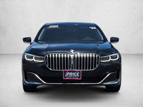 Used 2022 BMW 740i w/ Premium Package RWD image 8