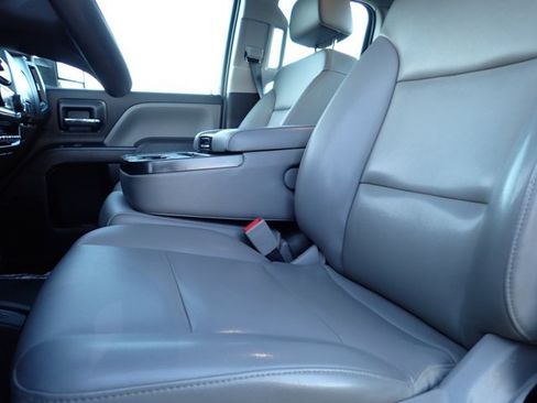 Used 2018 Chevrolet Silverado 2500 W/T AWD/4WD image 11