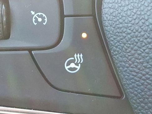 Certified 2025 Chevrolet Trax ACTIV w/ Sunroof Package image 27