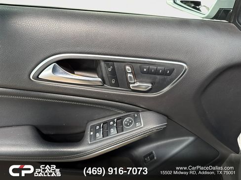 Used 2018 Mercedes-Benz GLA 250 4MATIC w/ Premium Package image 18