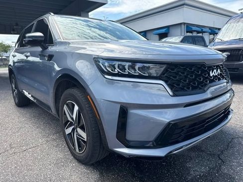 Used 2022 Kia Sorento S w/ Panoramic Sunroof Package FWD image 3