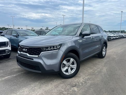 Certified 2023 Kia Sorento LX AWD/4WD image 9