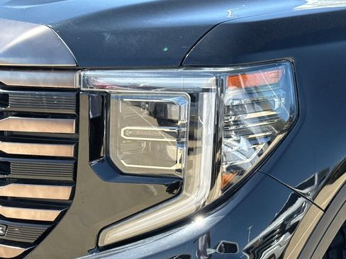 Used 2022 GMC Sierra 1500 AT4X AWD/4WD image 4