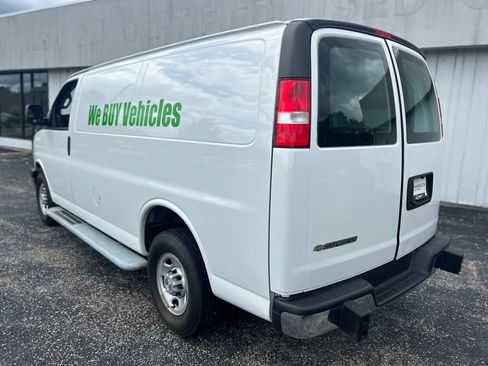Used 2024 Chevrolet Express 2500 w/ Driver Convenience Package RWD image 4